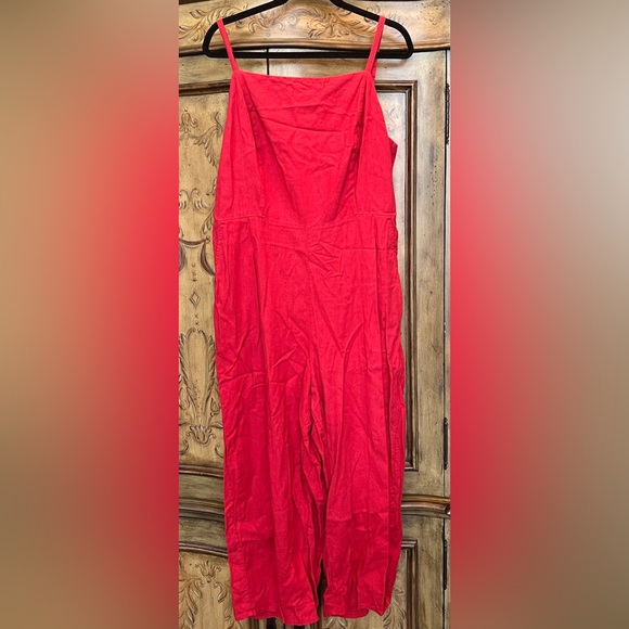 Old Navy Cropped Jumpsuit - Picture 3 of 9